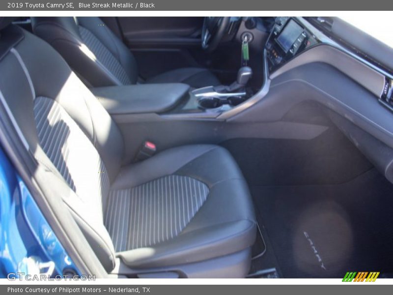Blue Streak Metallic / Black 2019 Toyota Camry SE