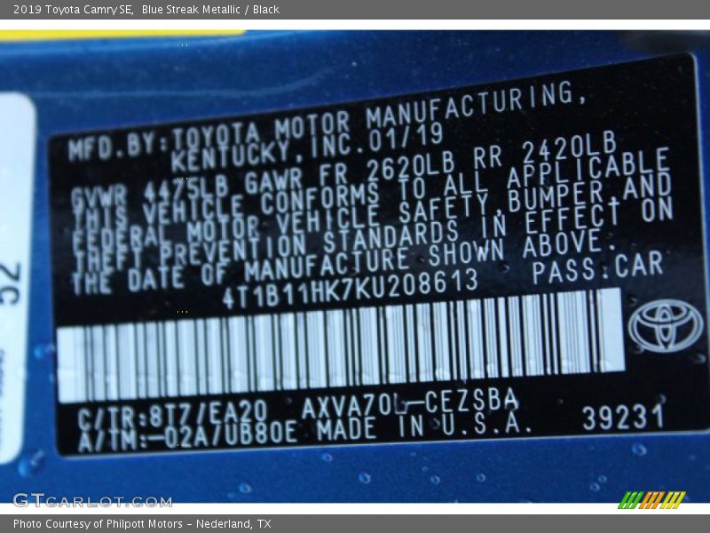Blue Streak Metallic / Black 2019 Toyota Camry SE