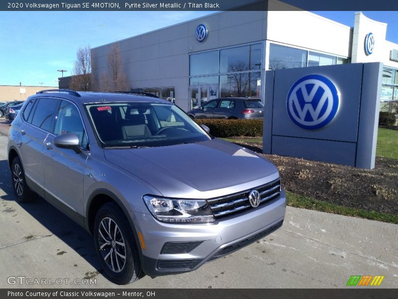 Front 3/4 View of 2020 Tiguan SE 4MOTION