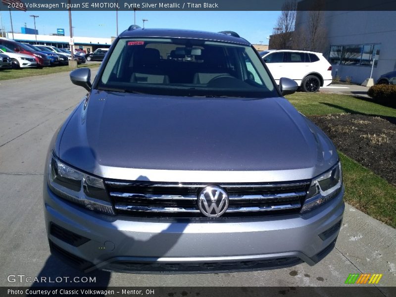Pyrite Silver Metallic / Titan Black 2020 Volkswagen Tiguan SE 4MOTION