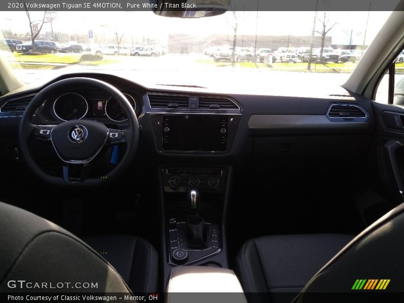 Pure White / Titan Black 2020 Volkswagen Tiguan SE 4MOTION