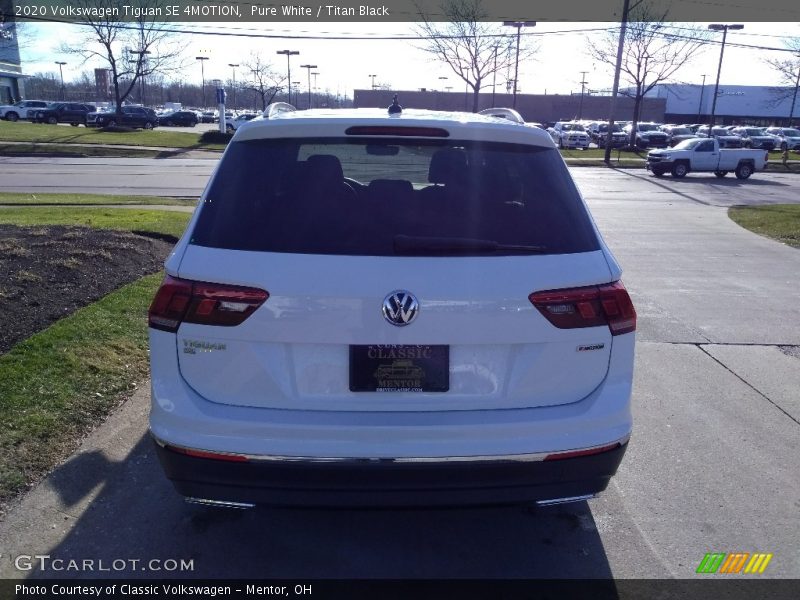 Pure White / Titan Black 2020 Volkswagen Tiguan SE 4MOTION