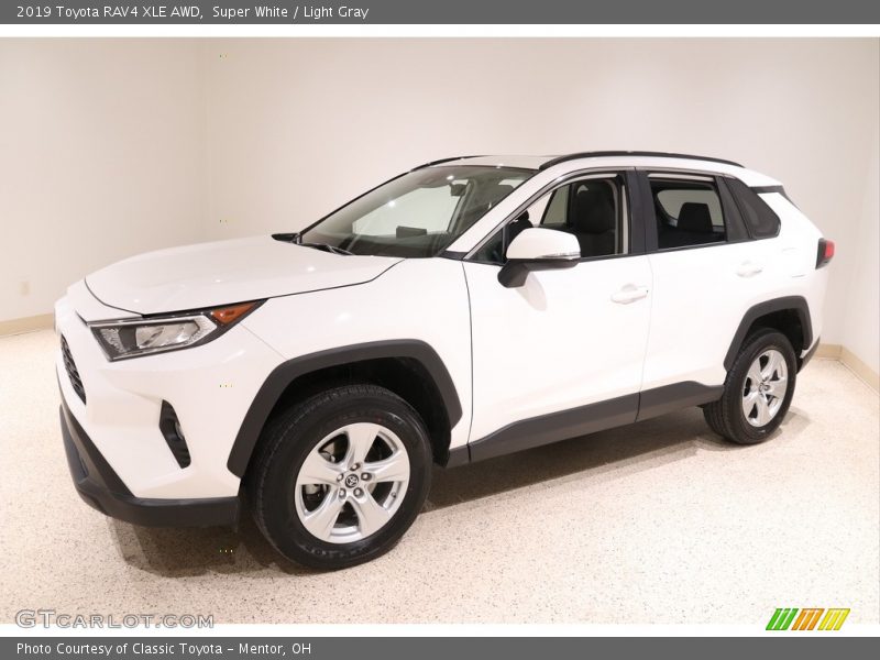 Super White / Light Gray 2019 Toyota RAV4 XLE AWD