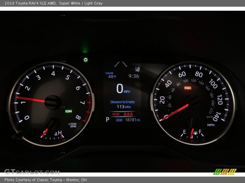 Super White / Light Gray 2019 Toyota RAV4 XLE AWD