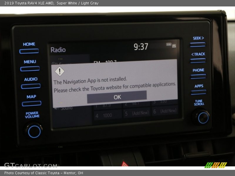 Super White / Light Gray 2019 Toyota RAV4 XLE AWD