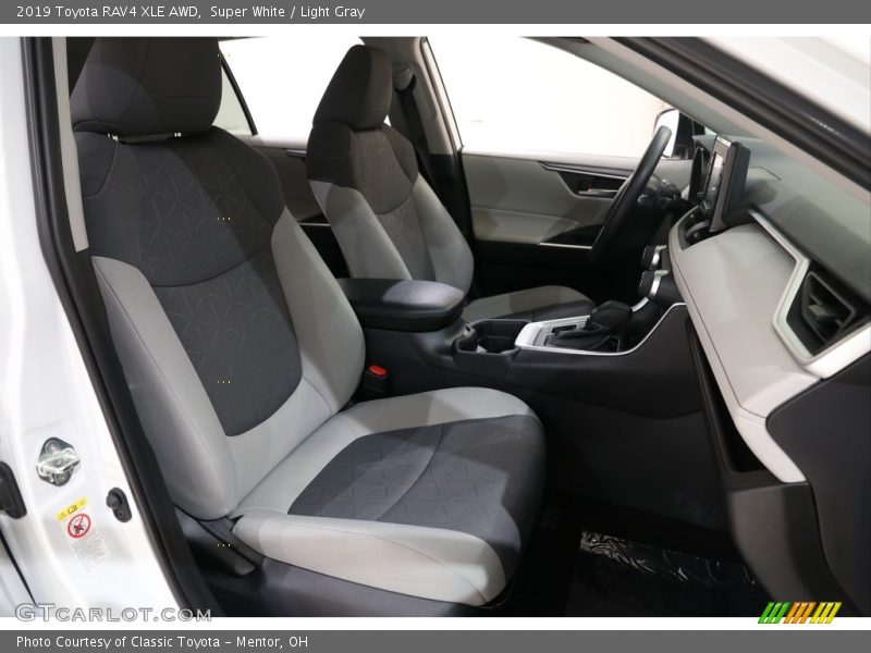 Super White / Light Gray 2019 Toyota RAV4 XLE AWD
