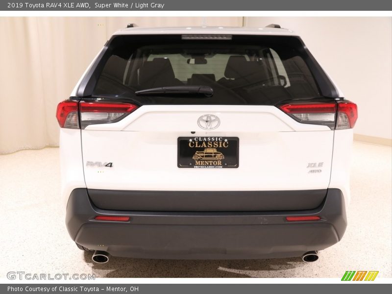 Super White / Light Gray 2019 Toyota RAV4 XLE AWD
