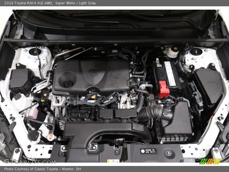 Super White / Light Gray 2019 Toyota RAV4 XLE AWD