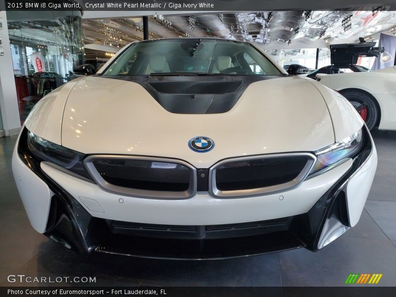 Crystal White Pearl Metallic / Giga Ivory White 2015 BMW i8 Giga World
