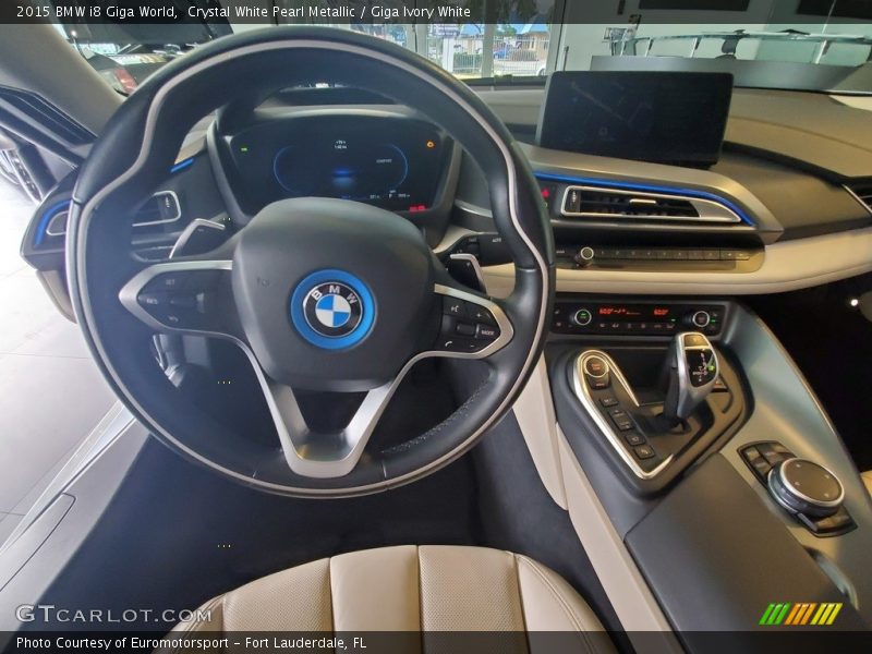 Crystal White Pearl Metallic / Giga Ivory White 2015 BMW i8 Giga World