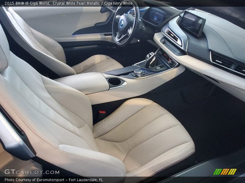 Crystal White Pearl Metallic / Giga Ivory White 2015 BMW i8 Giga World