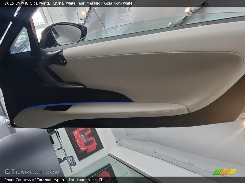 Crystal White Pearl Metallic / Giga Ivory White 2015 BMW i8 Giga World