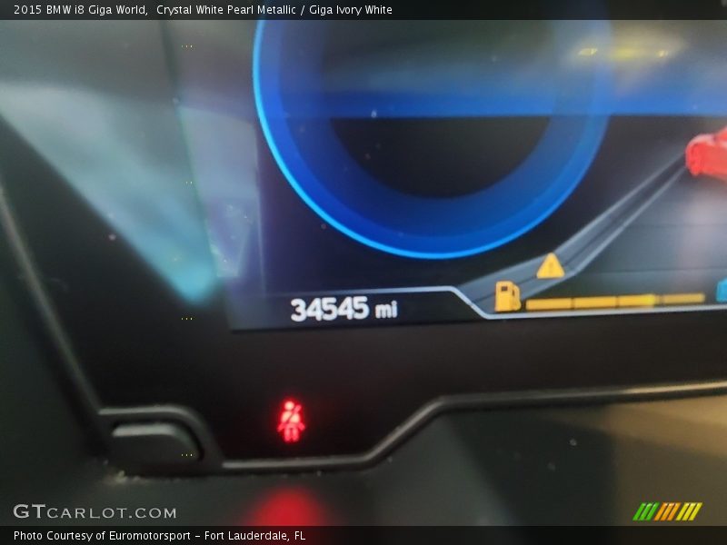 Crystal White Pearl Metallic / Giga Ivory White 2015 BMW i8 Giga World