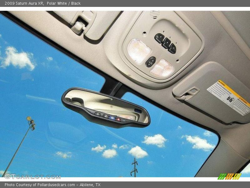 Polar White / Black 2009 Saturn Aura XR