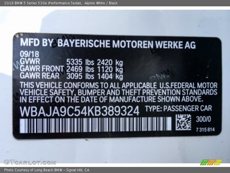Alpine White / Black 2019 BMW 5 Series 530e iPerformance Sedan