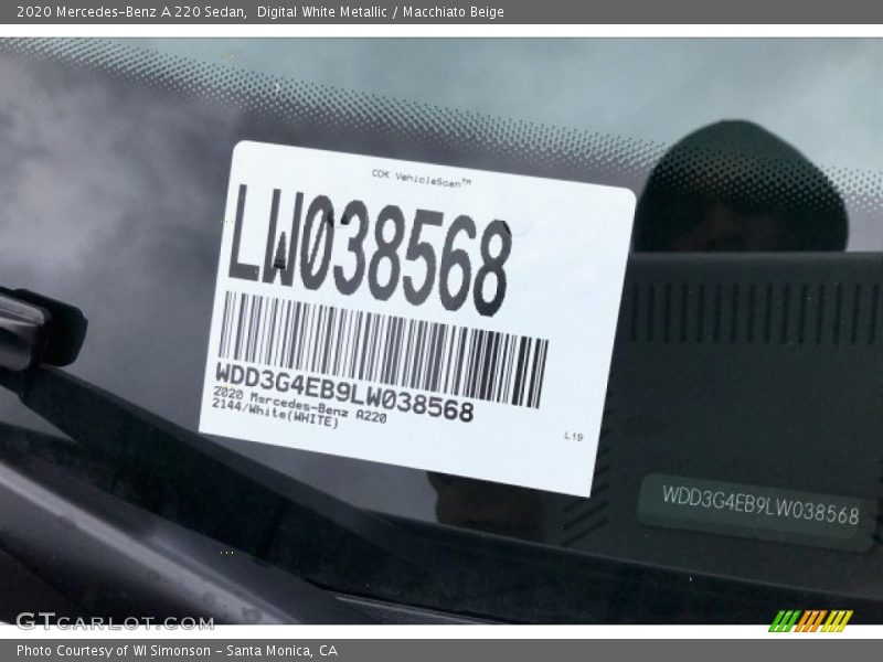 Digital White Metallic / Macchiato Beige 2020 Mercedes-Benz A 220 Sedan
