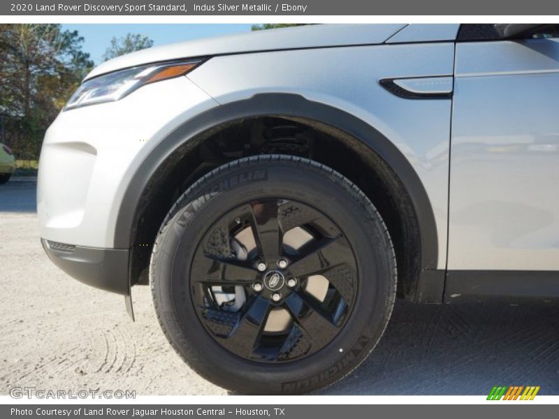 Indus Silver Metallic / Ebony 2020 Land Rover Discovery Sport Standard