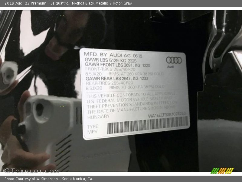 Mythos Black Metallic / Rotor Gray 2019 Audi Q3 Premium Plus quattro