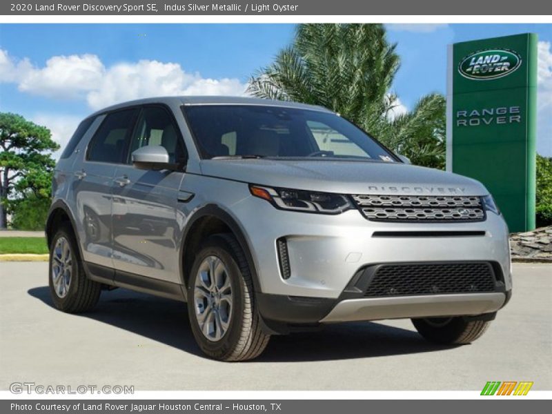 Indus Silver Metallic / Light Oyster 2020 Land Rover Discovery Sport SE