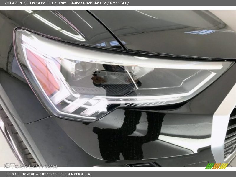 Mythos Black Metallic / Rotor Gray 2019 Audi Q3 Premium Plus quattro