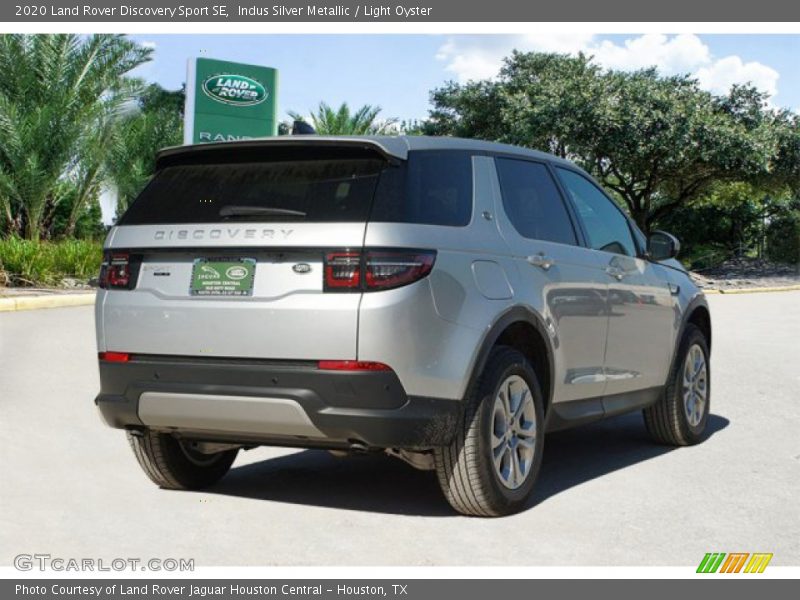Indus Silver Metallic / Light Oyster 2020 Land Rover Discovery Sport SE