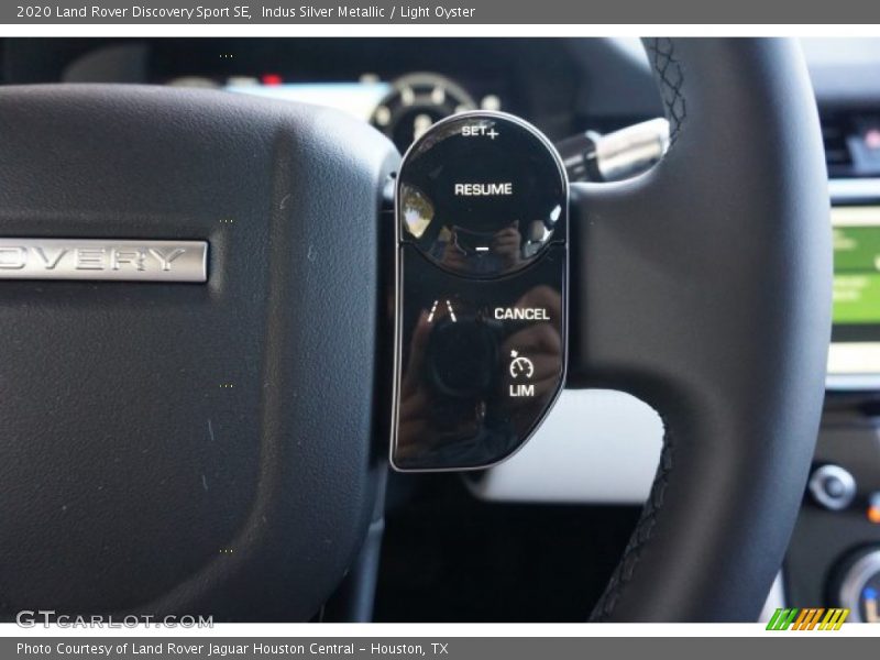 Indus Silver Metallic / Light Oyster 2020 Land Rover Discovery Sport SE