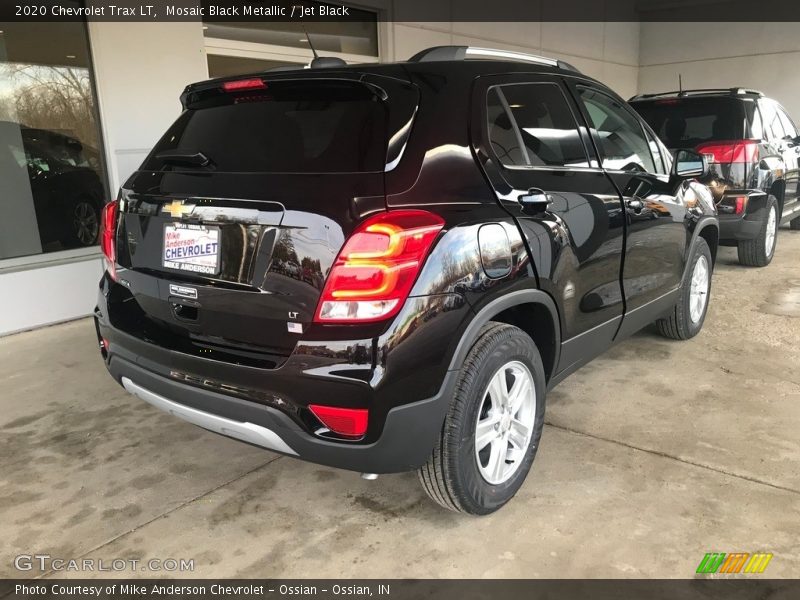 Mosaic Black Metallic / Jet Black 2020 Chevrolet Trax LT