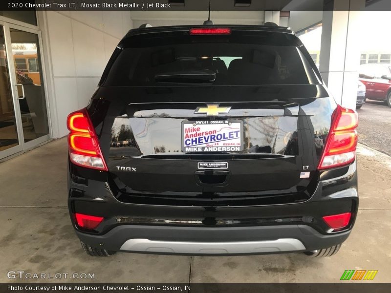 Mosaic Black Metallic / Jet Black 2020 Chevrolet Trax LT