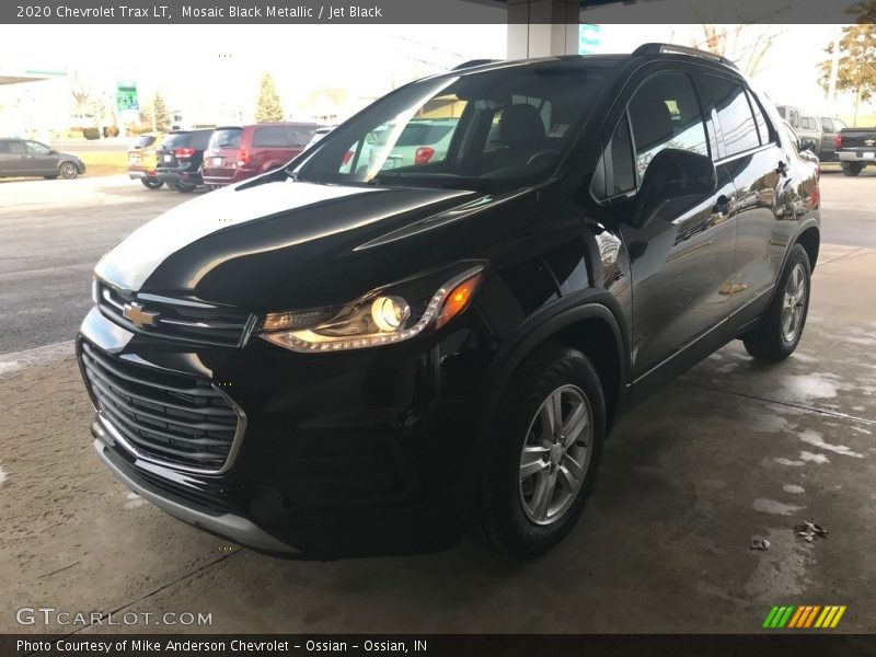 Mosaic Black Metallic / Jet Black 2020 Chevrolet Trax LT