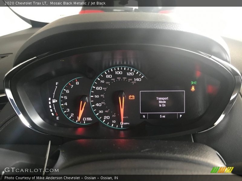 Mosaic Black Metallic / Jet Black 2020 Chevrolet Trax LT
