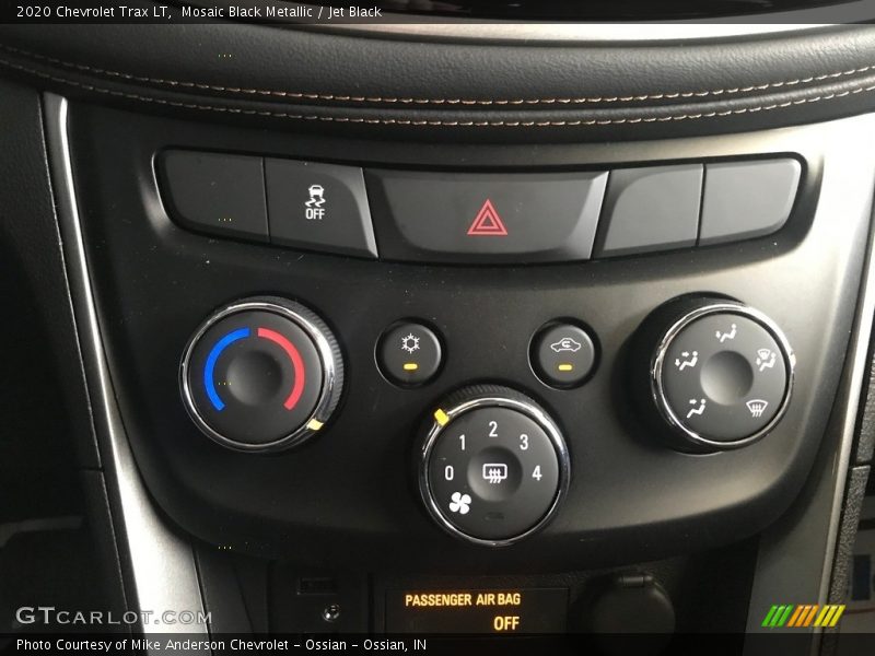 Mosaic Black Metallic / Jet Black 2020 Chevrolet Trax LT