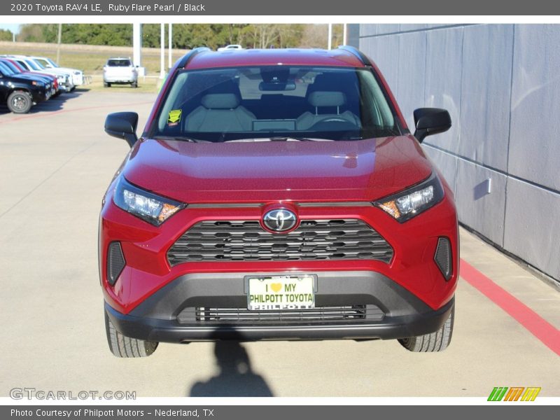 Ruby Flare Pearl / Black 2020 Toyota RAV4 LE