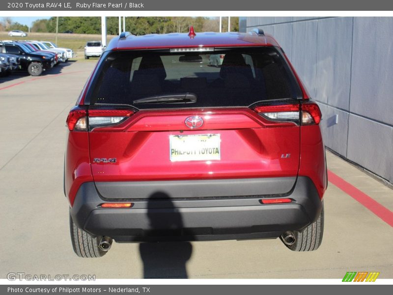 Ruby Flare Pearl / Black 2020 Toyota RAV4 LE