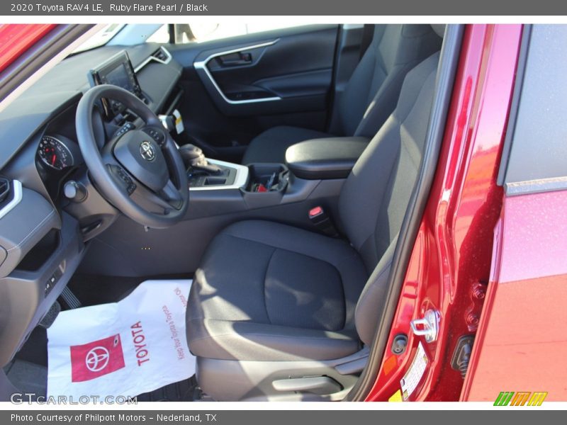 Ruby Flare Pearl / Black 2020 Toyota RAV4 LE