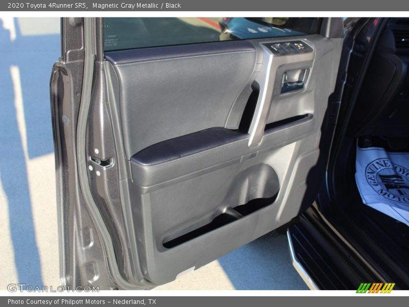 Magnetic Gray Metallic / Black 2020 Toyota 4Runner SR5