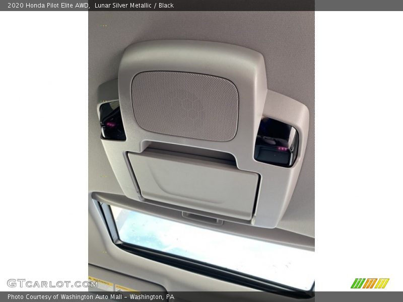 Lunar Silver Metallic / Black 2020 Honda Pilot Elite AWD