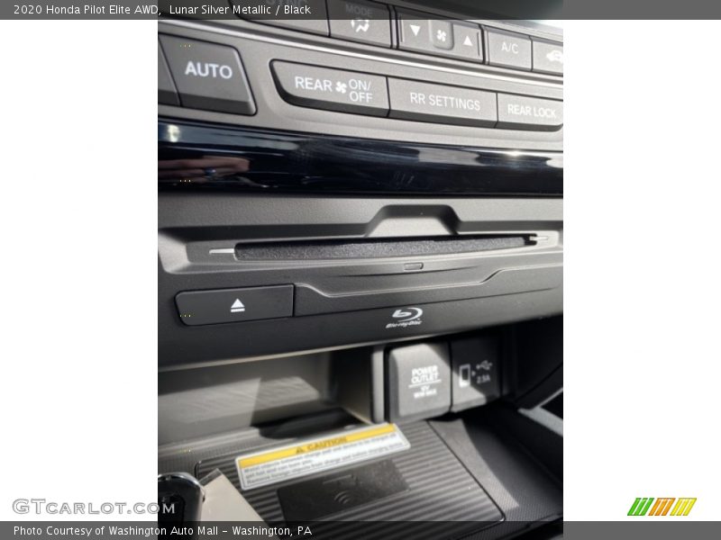 Lunar Silver Metallic / Black 2020 Honda Pilot Elite AWD