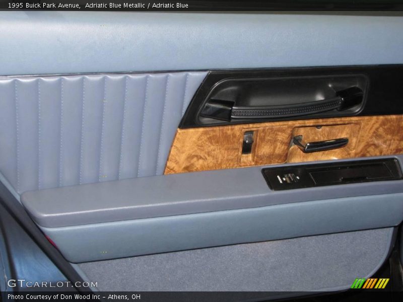 Adriatic Blue Metallic / Adriatic Blue 1995 Buick Park Avenue
