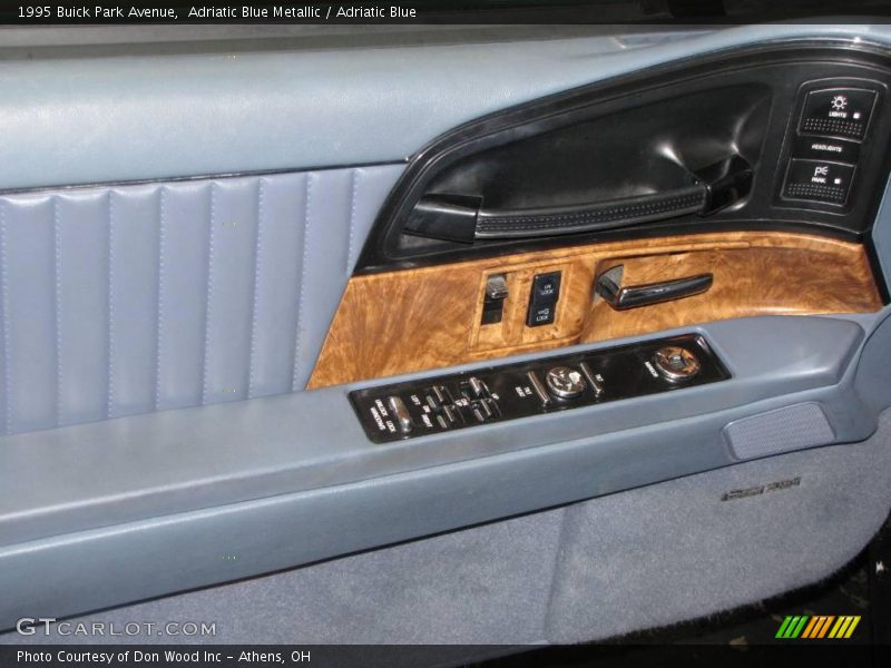 Adriatic Blue Metallic / Adriatic Blue 1995 Buick Park Avenue