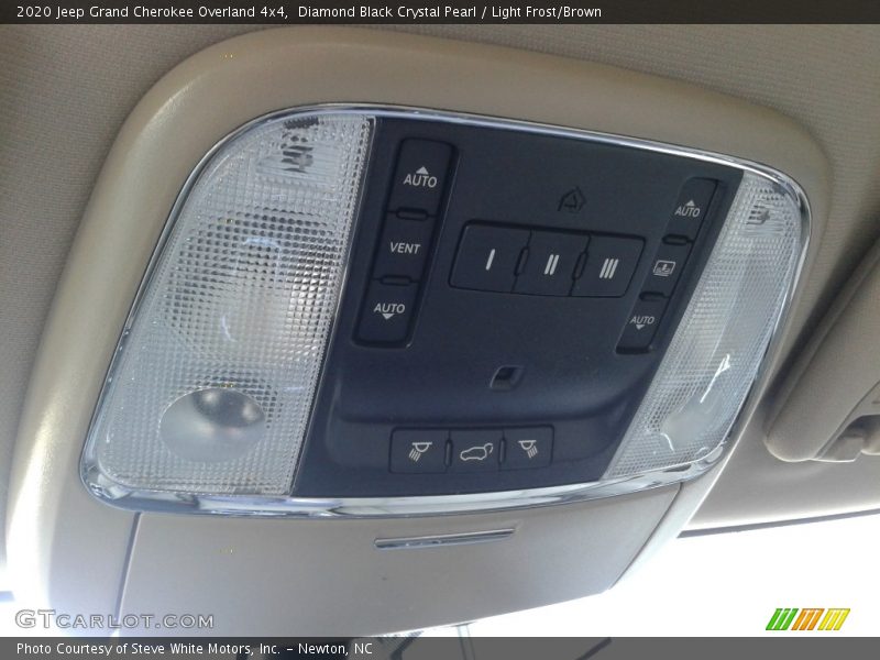 Diamond Black Crystal Pearl / Light Frost/Brown 2020 Jeep Grand Cherokee Overland 4x4