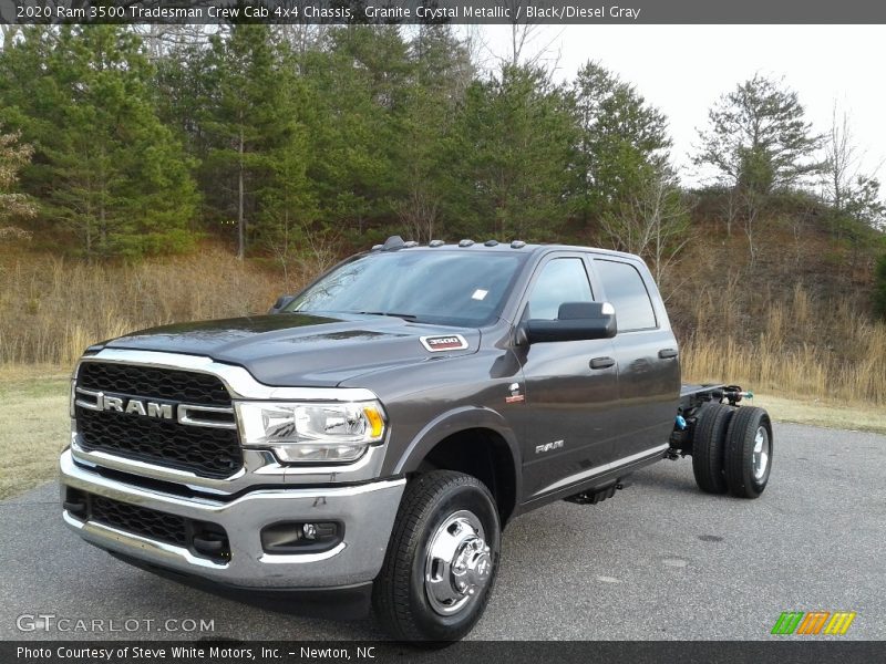 Front 3/4 View of 2020 3500 Tradesman Crew Cab 4x4 Chassis