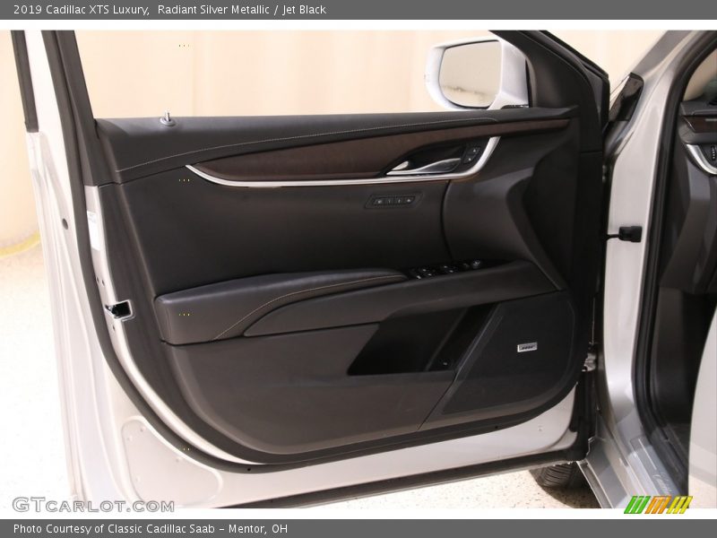 Radiant Silver Metallic / Jet Black 2019 Cadillac XTS Luxury
