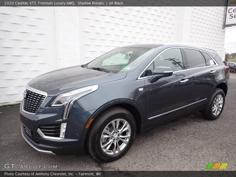 Front 3/4 View of 2020 XT5 Premium Luxury AWD