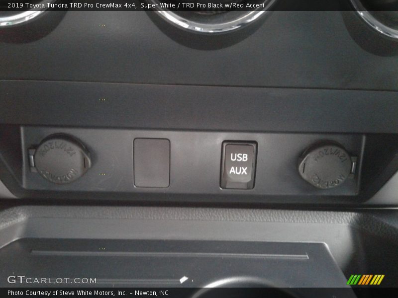 Super White / TRD Pro Black w/Red Accent 2019 Toyota Tundra TRD Pro CrewMax 4x4