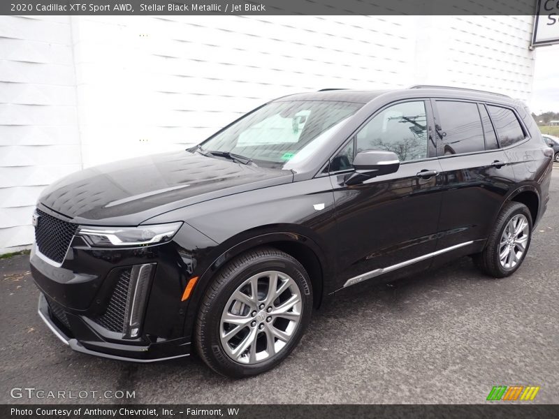 Front 3/4 View of 2020 XT6 Sport AWD