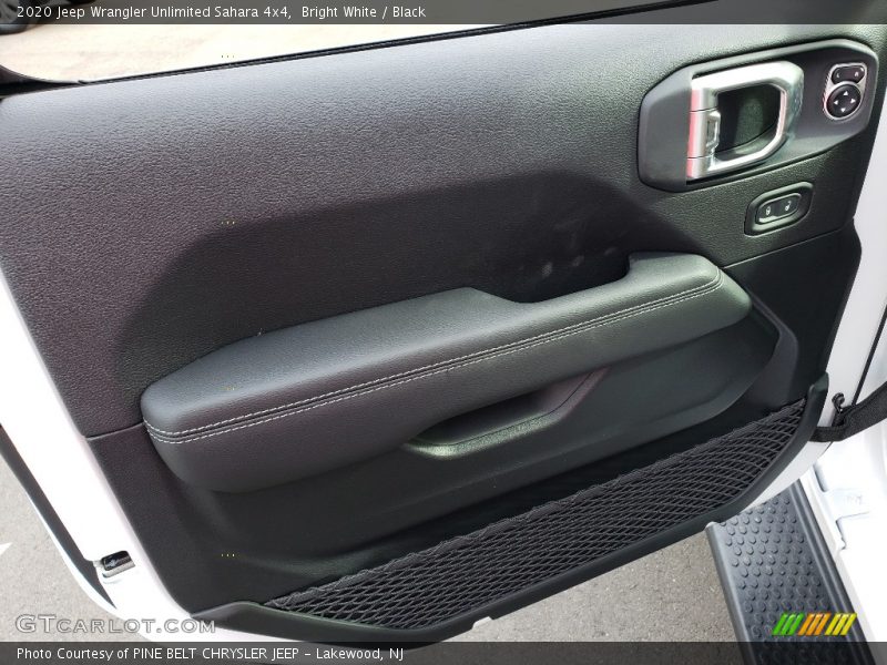 Bright White / Black 2020 Jeep Wrangler Unlimited Sahara 4x4