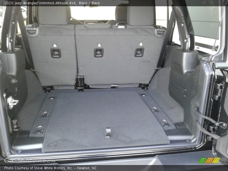  2020 Wrangler Unlimited Altitude 4x4 Trunk