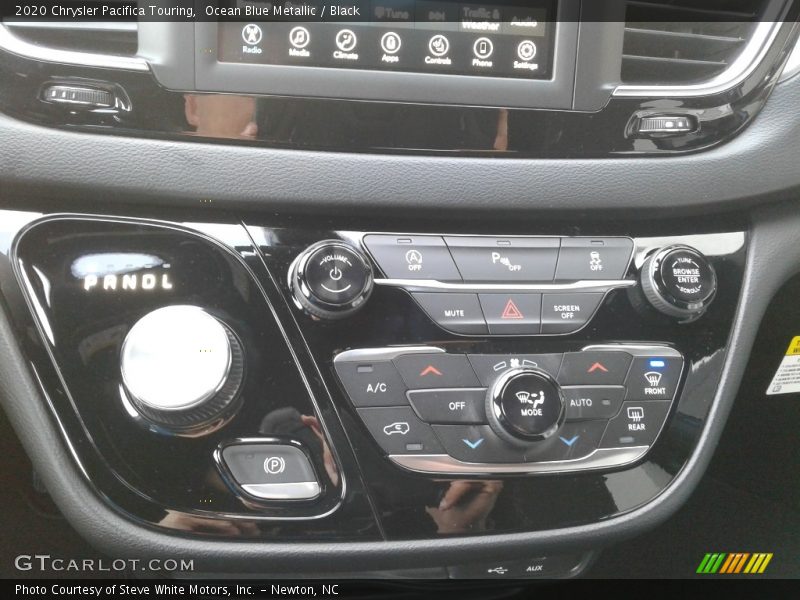 Controls of 2020 Pacifica Touring