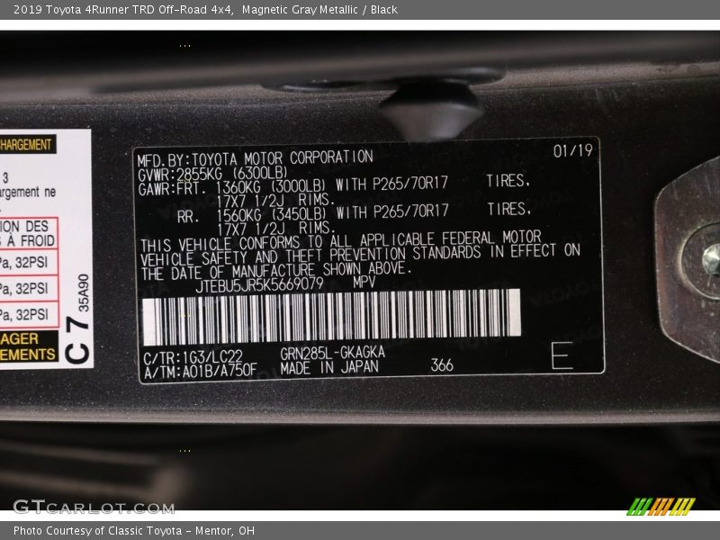 Magnetic Gray Metallic / Black 2019 Toyota 4Runner TRD Off-Road 4x4