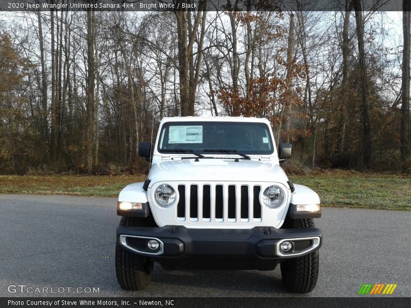 Bright White / Black 2020 Jeep Wrangler Unlimited Sahara 4x4